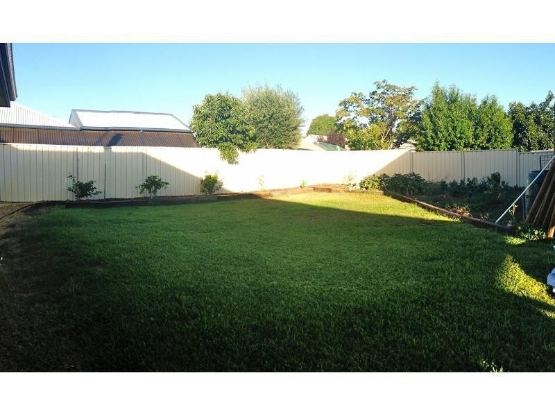 9 McKay Avenue, Waroona WA 6215