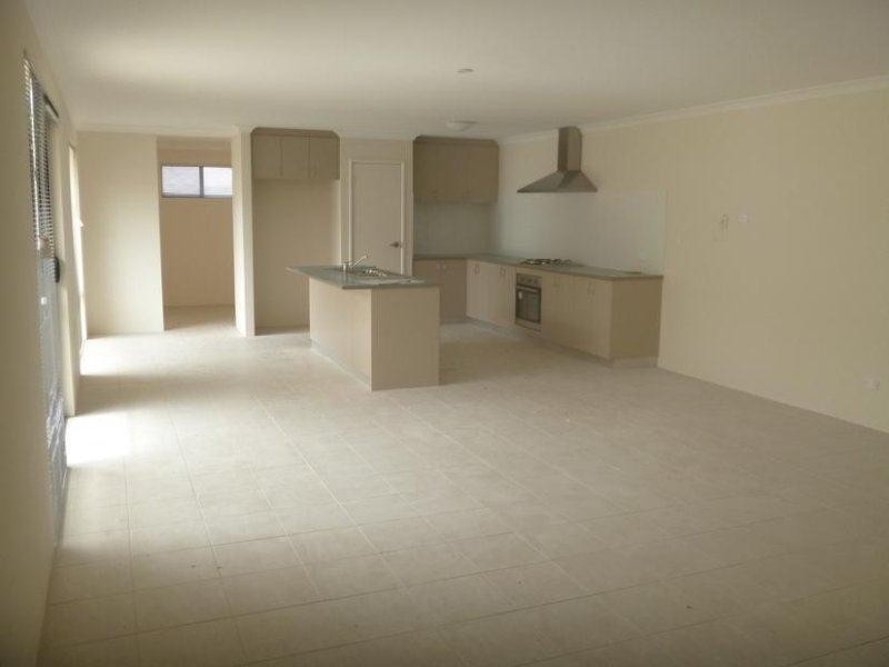 52 Weewar Circuit, South Yunderup WA 6208