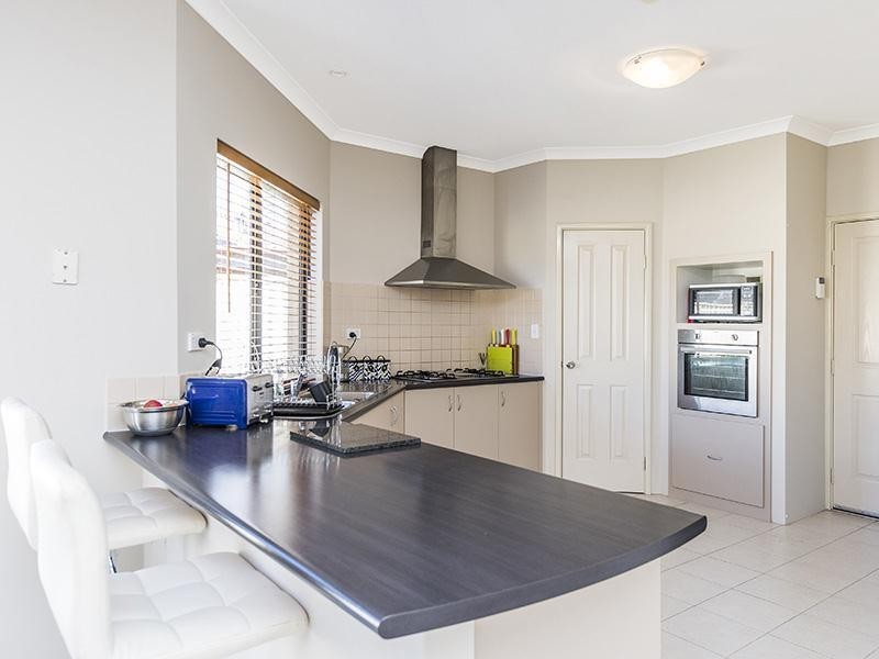 12 Hamlet Pass, Pinjarra WA 6208