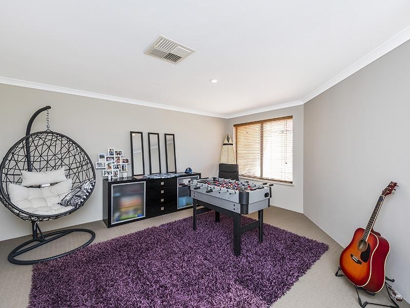 12 Hamlet Pass, Pinjarra WA 6208