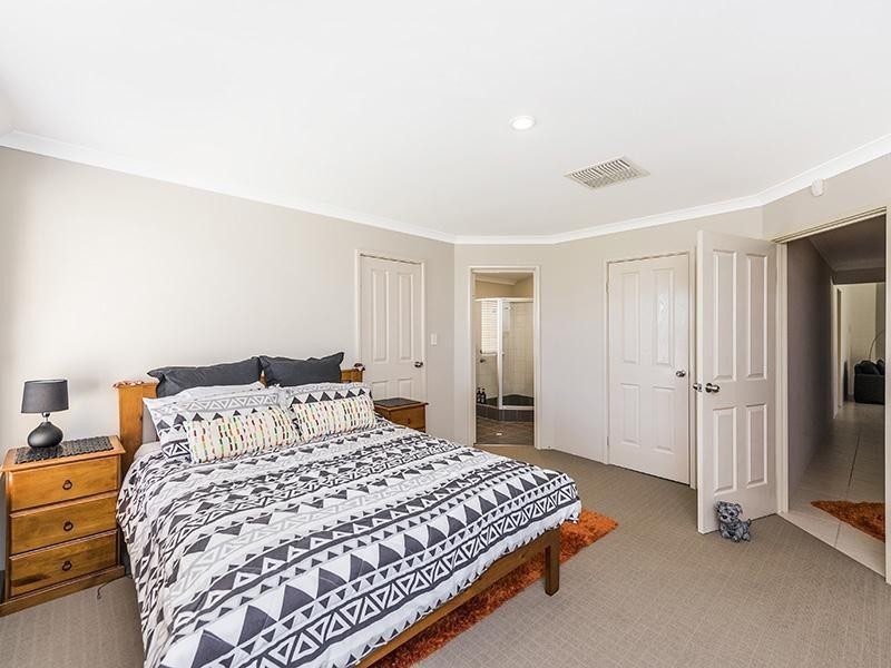 12 Hamlet Pass, Pinjarra WA 6208