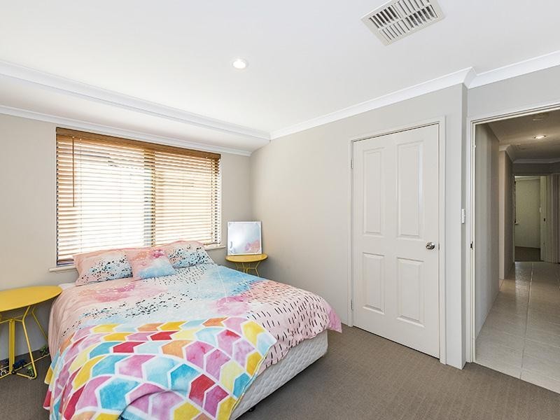 12 Hamlet Pass, Pinjarra WA 6208