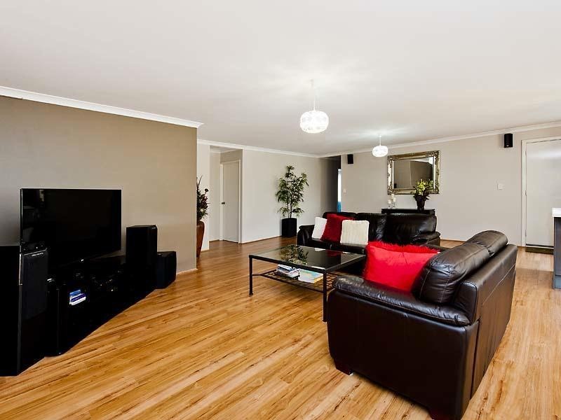 21 Woodstock Turn, Ravenswood WA 6208