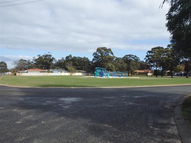 5 Teague Street, Pinjarra WA 6208