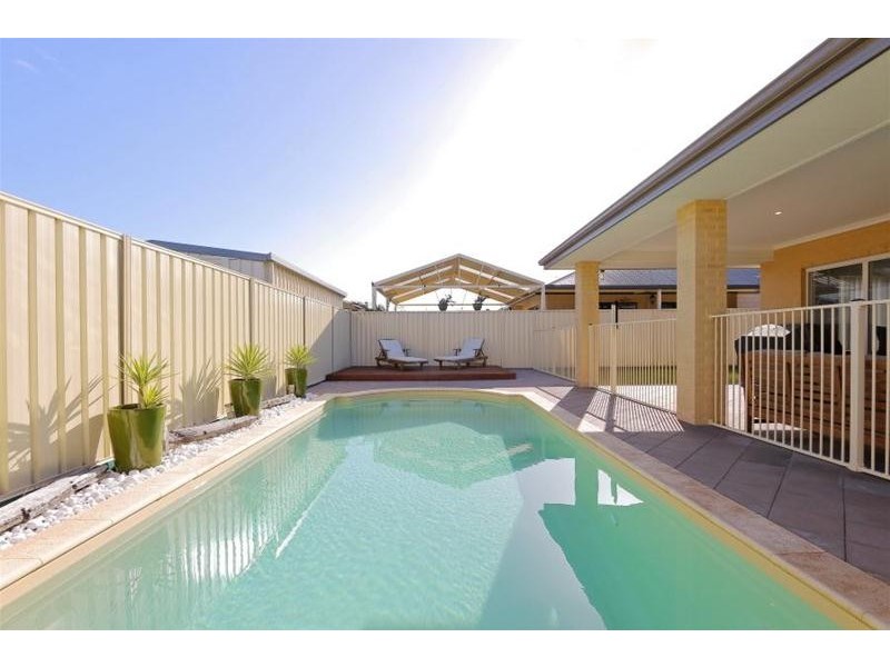 38 Naturaliste Drive, Pinjarra WA 6208