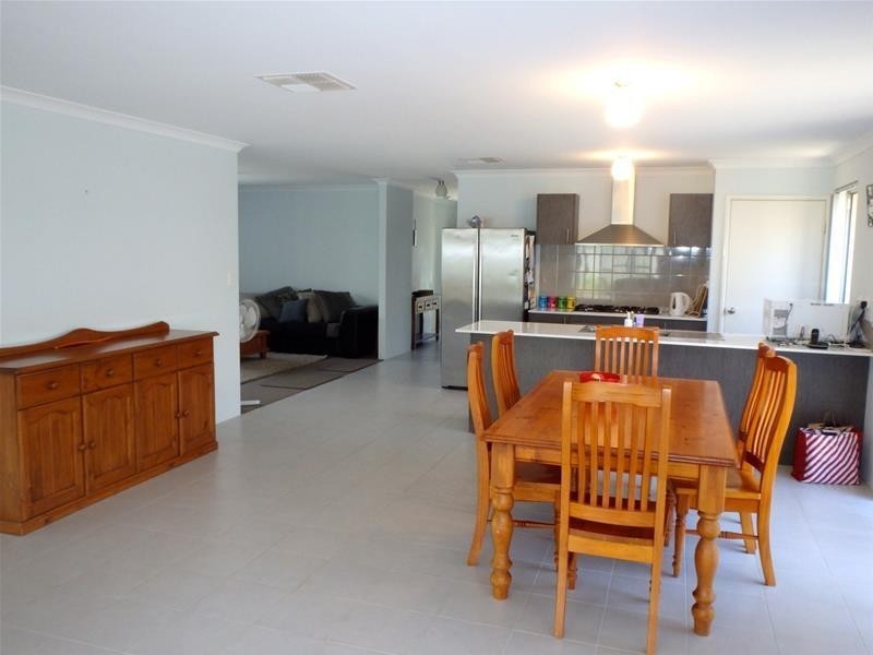 24 Blair Street, South Yunderup WA 6208