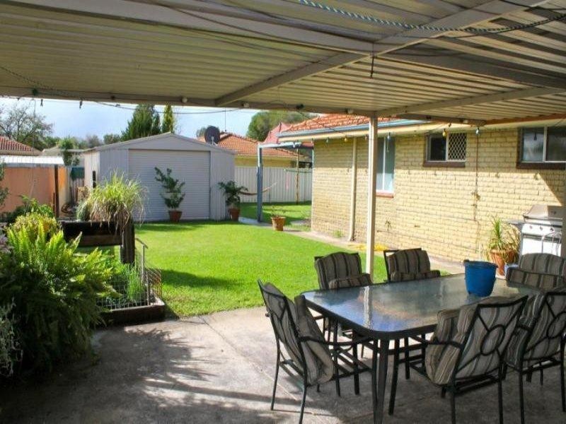 9 Dixon Avenue, Pinjarra WA 6208