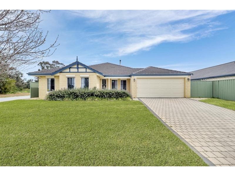 1 Woodstock Turn, Ravenswood WA 6208
