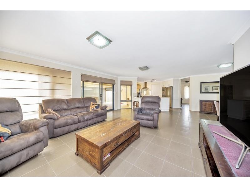 1 Woodstock Turn, Ravenswood WA 6208