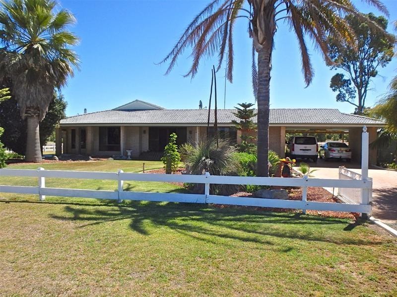 338 Newnham Road, Lake Clifton WA 6215