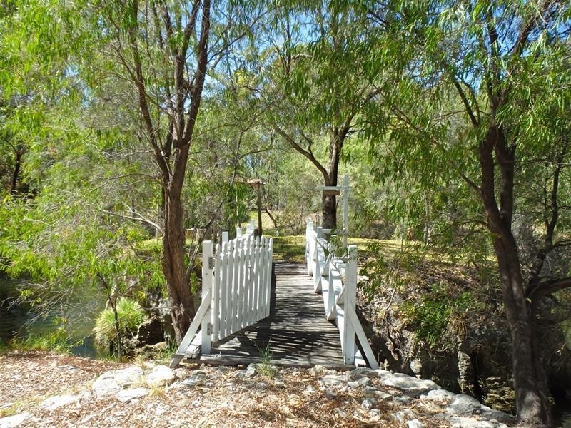 338 Newnham Road, Lake Clifton WA 6215