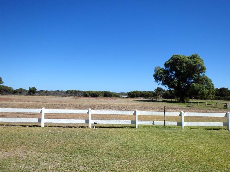 338 Newnham Road, Lake Clifton WA 6215