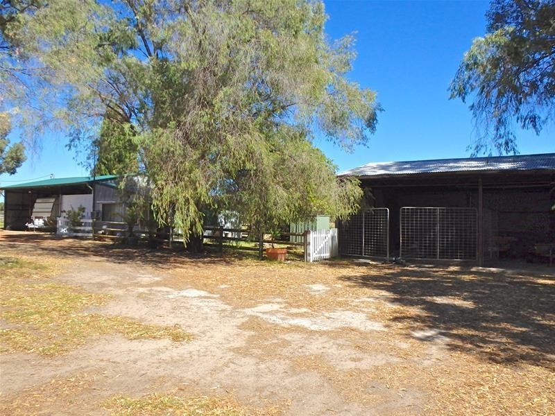 338 Newnham Road, Lake Clifton WA 6215