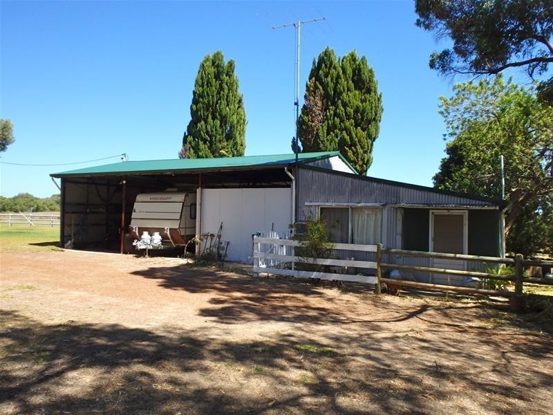 338 Newnham Road, Lake Clifton WA 6215