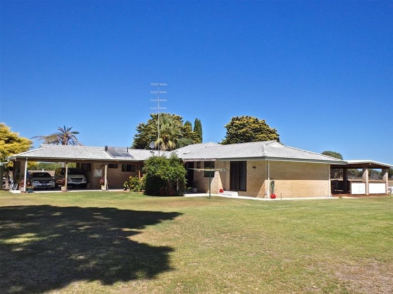 338 Newnham Road, Lake Clifton WA 6215