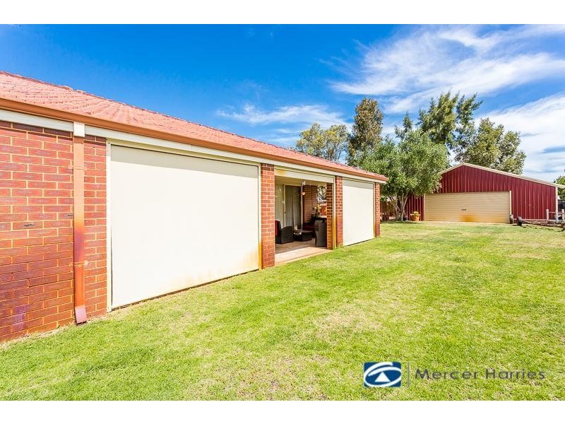 35 Country Road, Pinjarra WA 6208