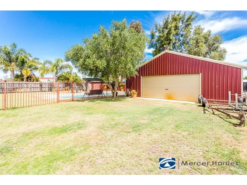 35 Country Road, Pinjarra WA 6208