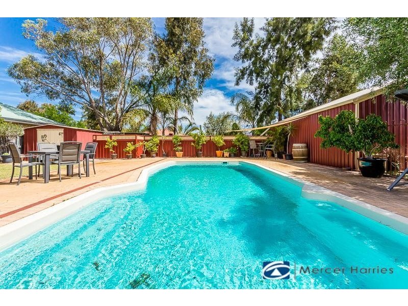 35 Country Road, Pinjarra WA 6208