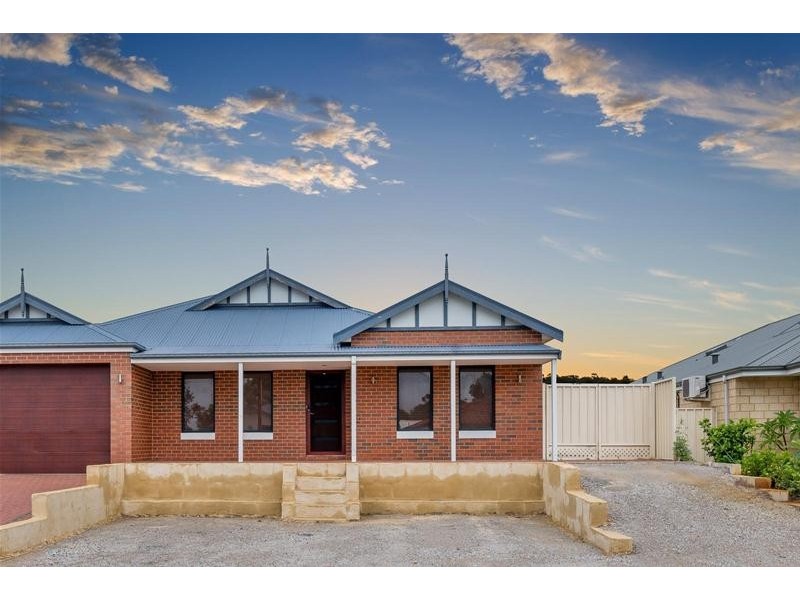 4 Hamlet Pass, Pinjarra WA 6208