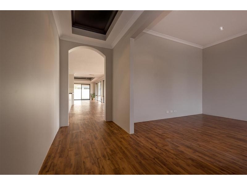 4 Hamlet Pass, Pinjarra WA 6208