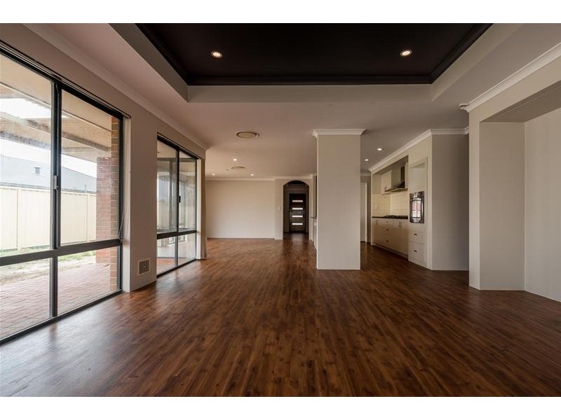 4 Hamlet Pass, Pinjarra WA 6208