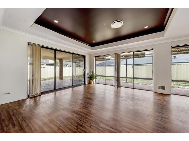 4 Hamlet Pass, Pinjarra WA 6208