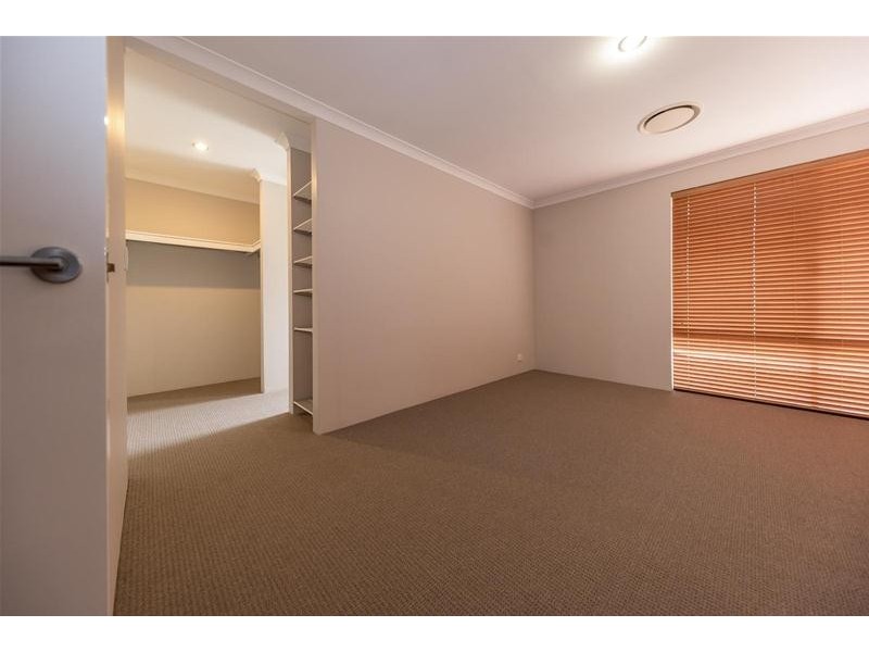 4 Hamlet Pass, Pinjarra WA 6208