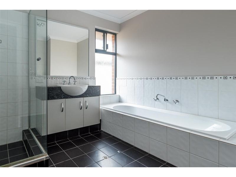 4 Hamlet Pass, Pinjarra WA 6208