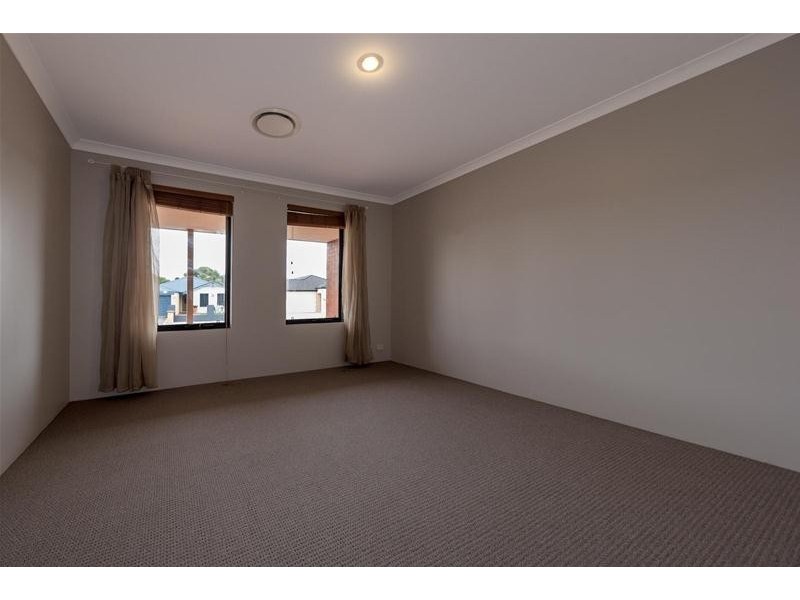 4 Hamlet Pass, Pinjarra WA 6208