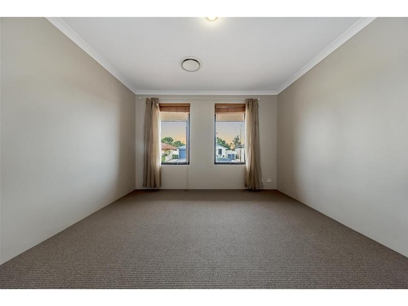 4 Hamlet Pass, Pinjarra WA 6208