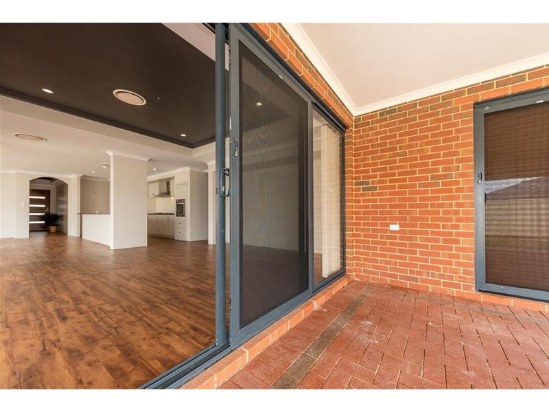 4 Hamlet Pass, Pinjarra WA 6208