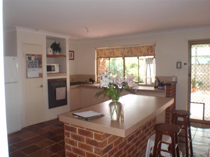 12 Marri Place, Pinjarra WA 6208