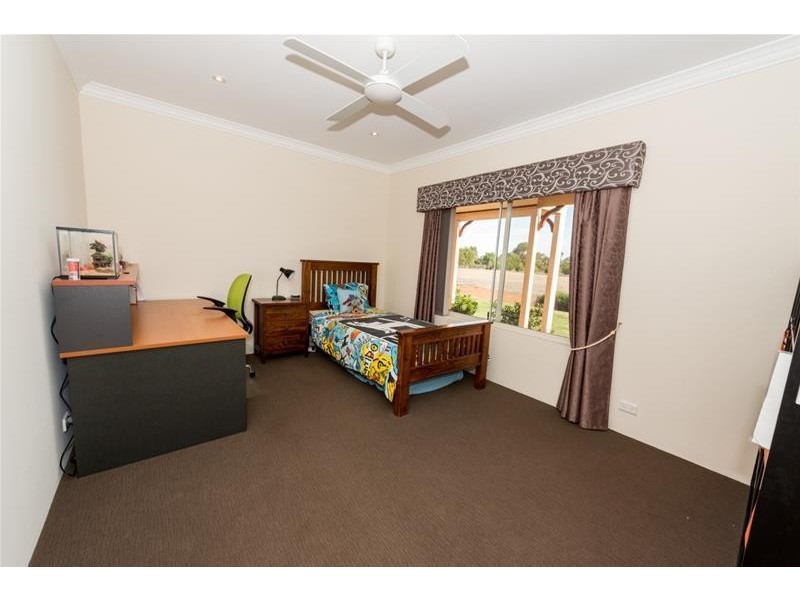 137 Twin Bridges Place, Boddington WA 6390