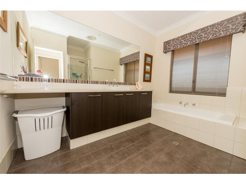 137 Twin Bridges Place, Boddington WA 6390