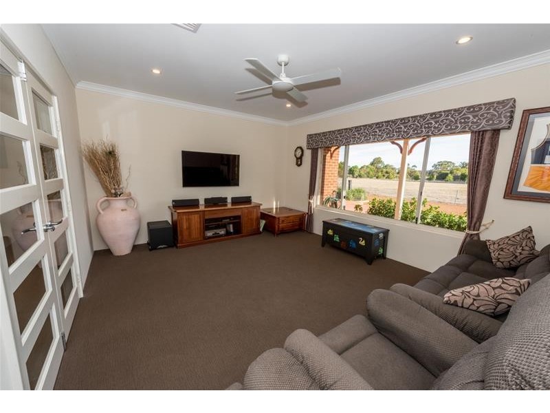 137 Twin Bridges Place, Boddington WA 6390