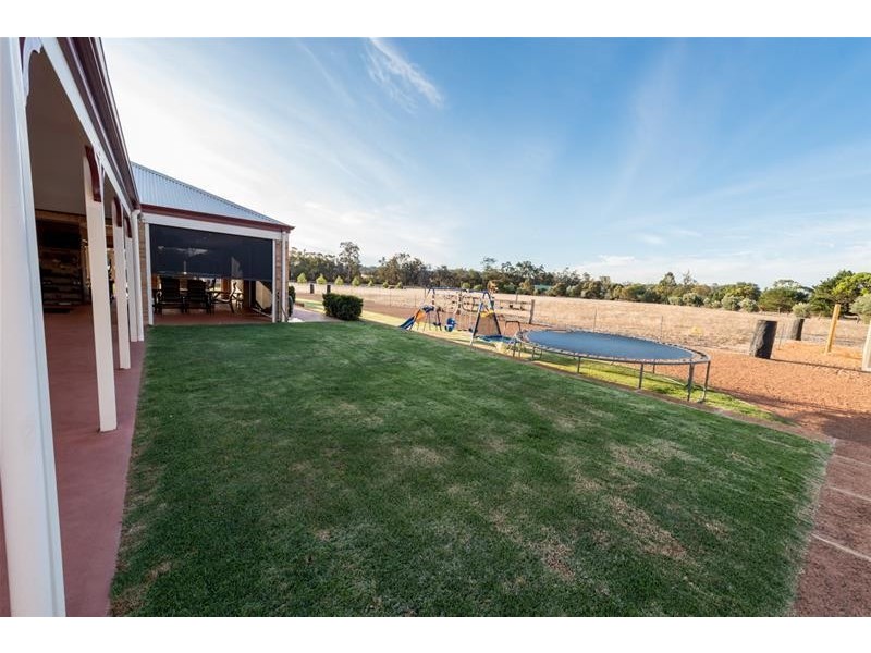 137 Twin Bridges Place, Boddington WA 6390