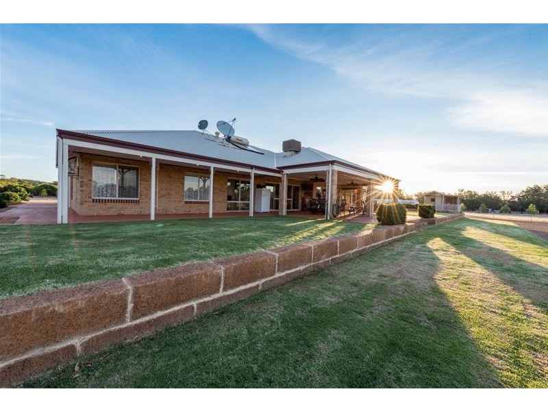 137 Twin Bridges Place, Boddington WA 6390