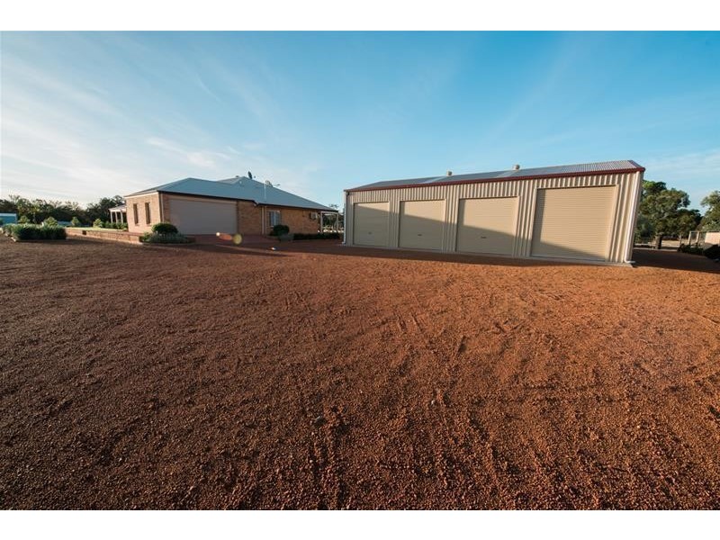 137 Twin Bridges Place, Boddington WA 6390
