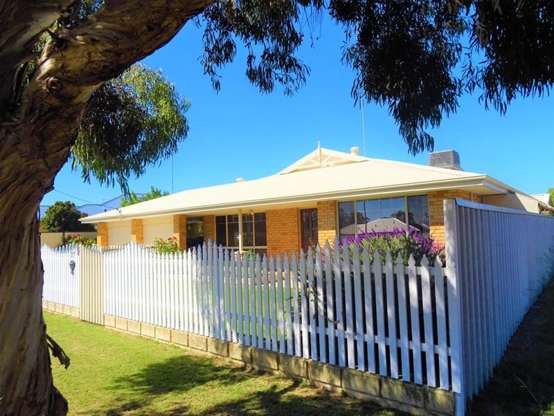 27 Hair Street, Waroona WA 6215