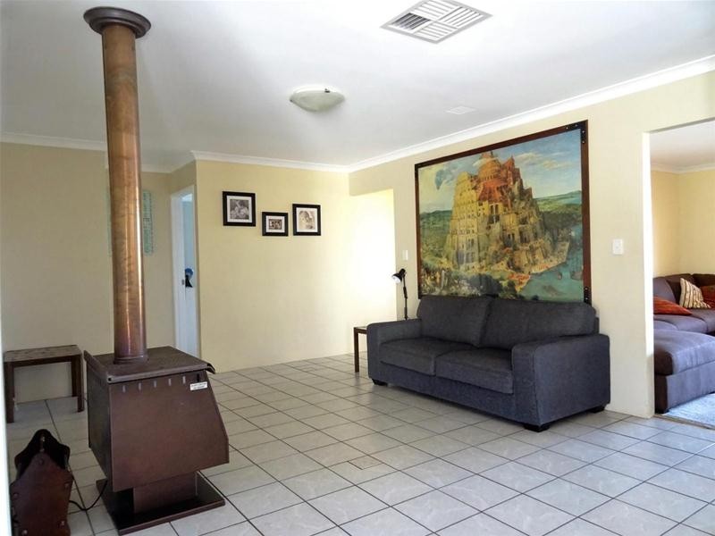 27 Hair Street, Waroona WA 6215