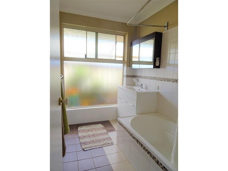 27 Hair Street, Waroona WA 6215