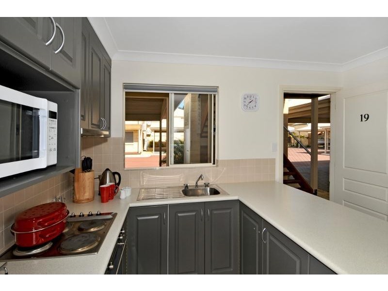 Unit 6/1 Lakes Crescent, South Yunderup WA 6208