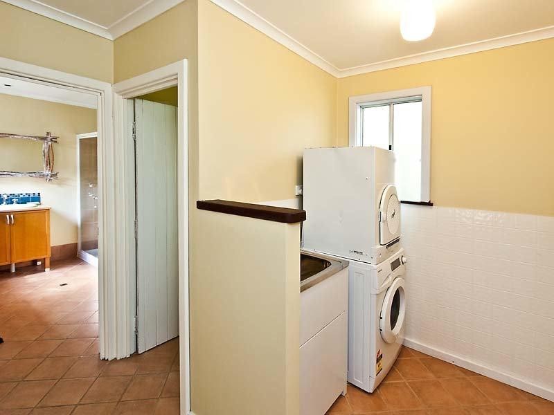 211 Holyoake Road, Dwellingup WA 6213