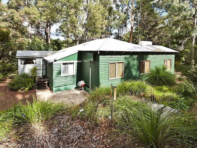 211 Holyoake Road, Dwellingup WA 6213