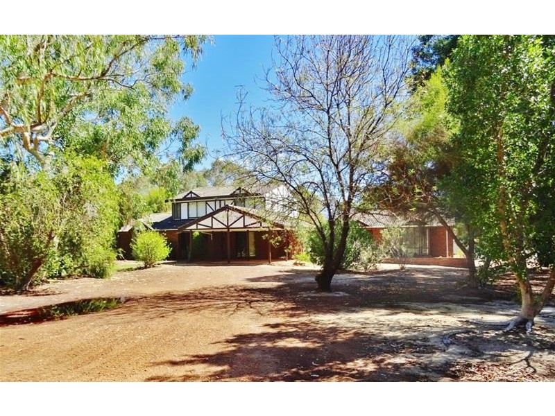 63 Bradford Street, Waroona WA 6215