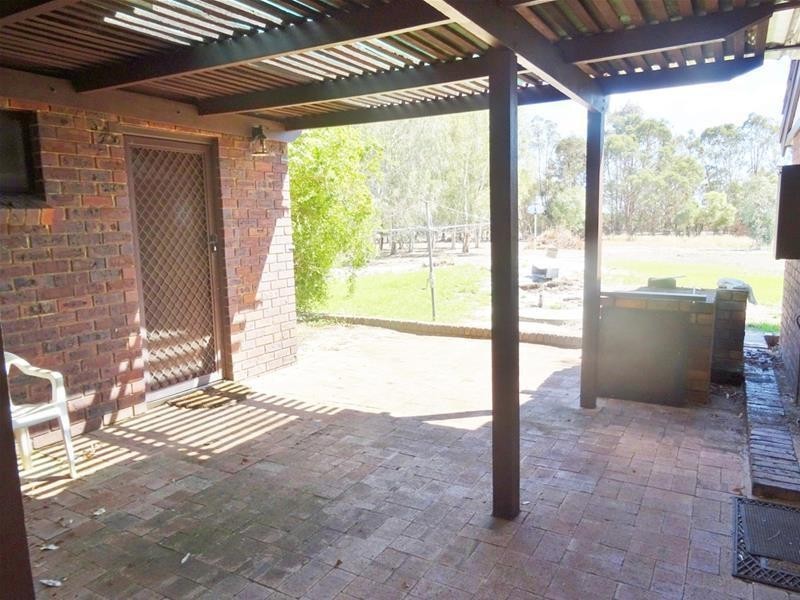 63 Bradford Street, Waroona WA 6215