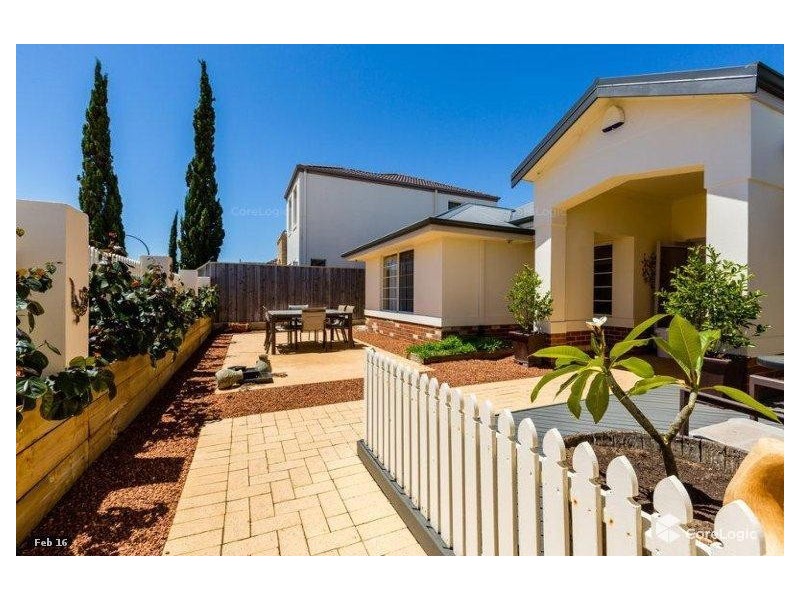 11 Cordia Way, Halls Head WA 6210