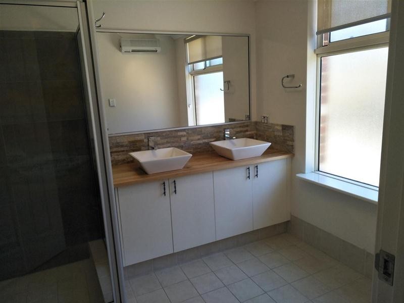 11 Cordia Way, Halls Head WA 6210