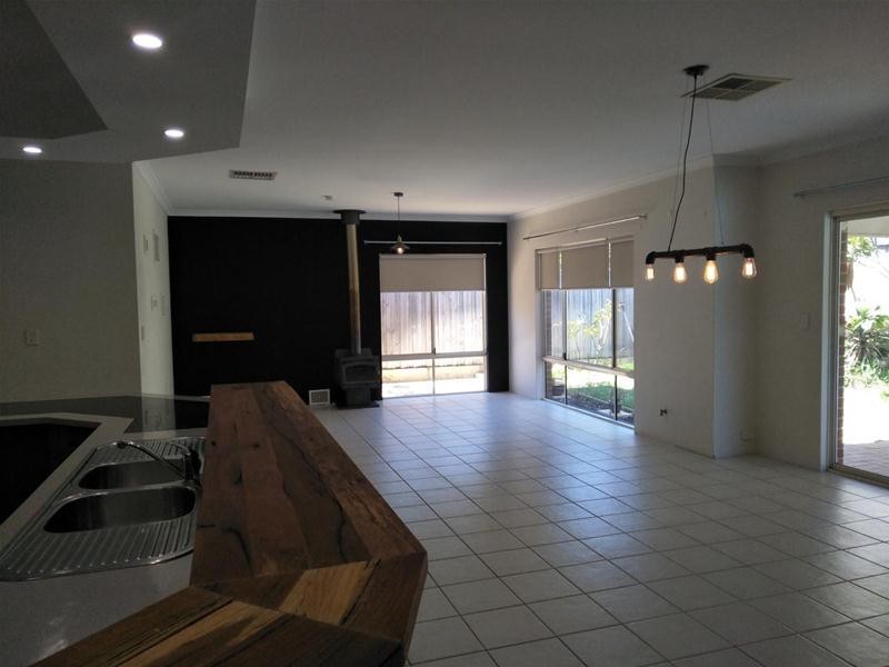 11 Cordia Way, Halls Head WA 6210