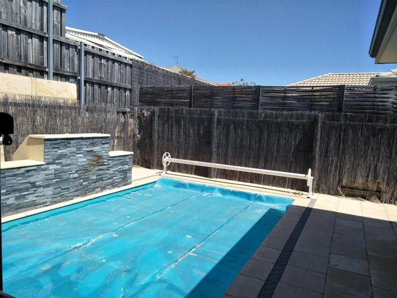 11 Cordia Way, Halls Head WA 6210